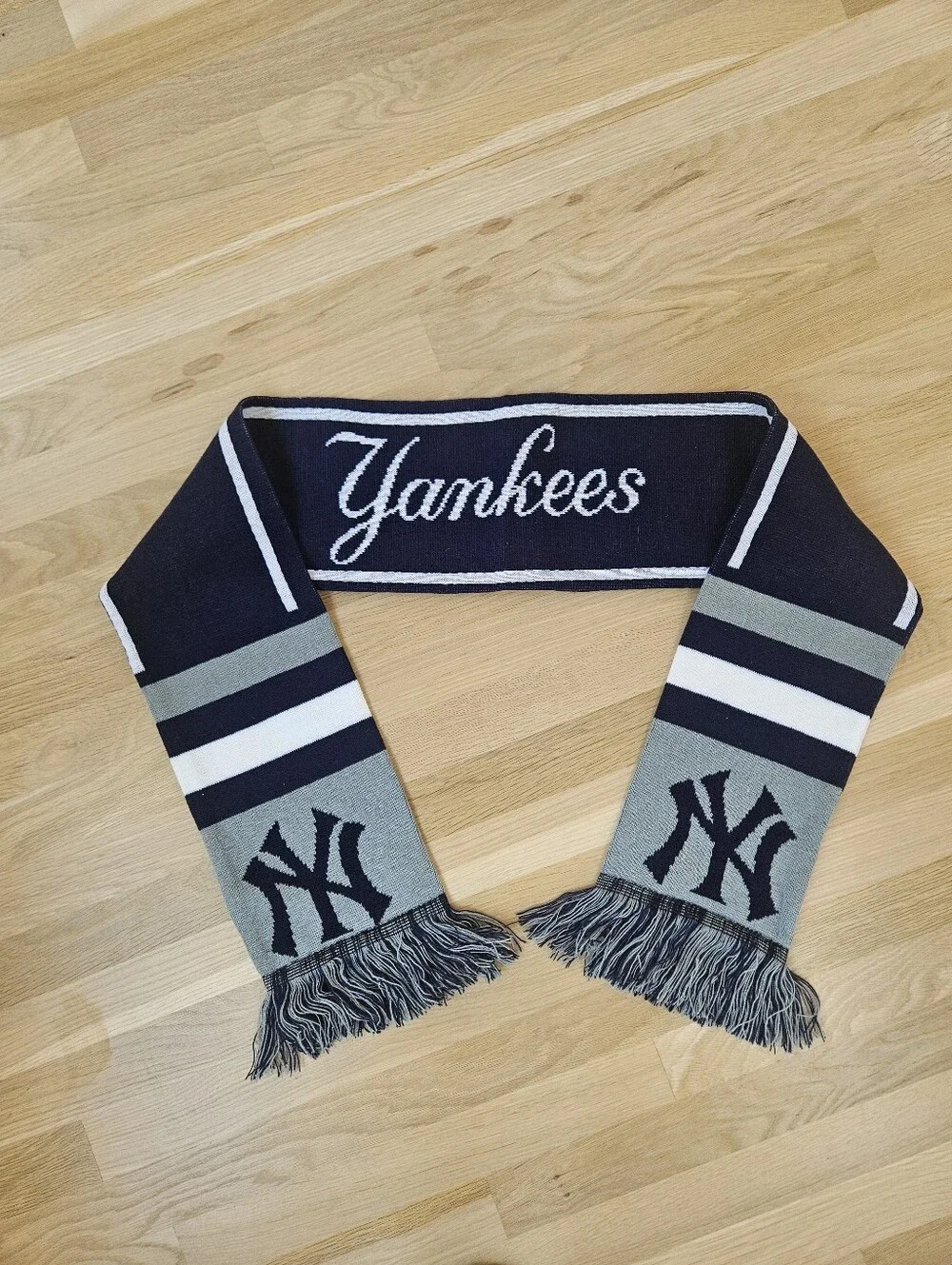 New York Yankees Baseball Reversible Scarf Knit Winter Neck - Split Logo
